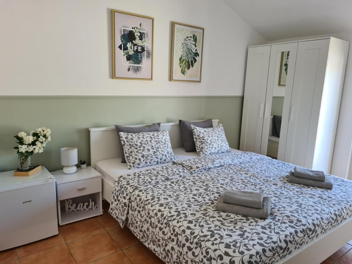 Apartment & Rooms Roza Peroj Bilik gambar