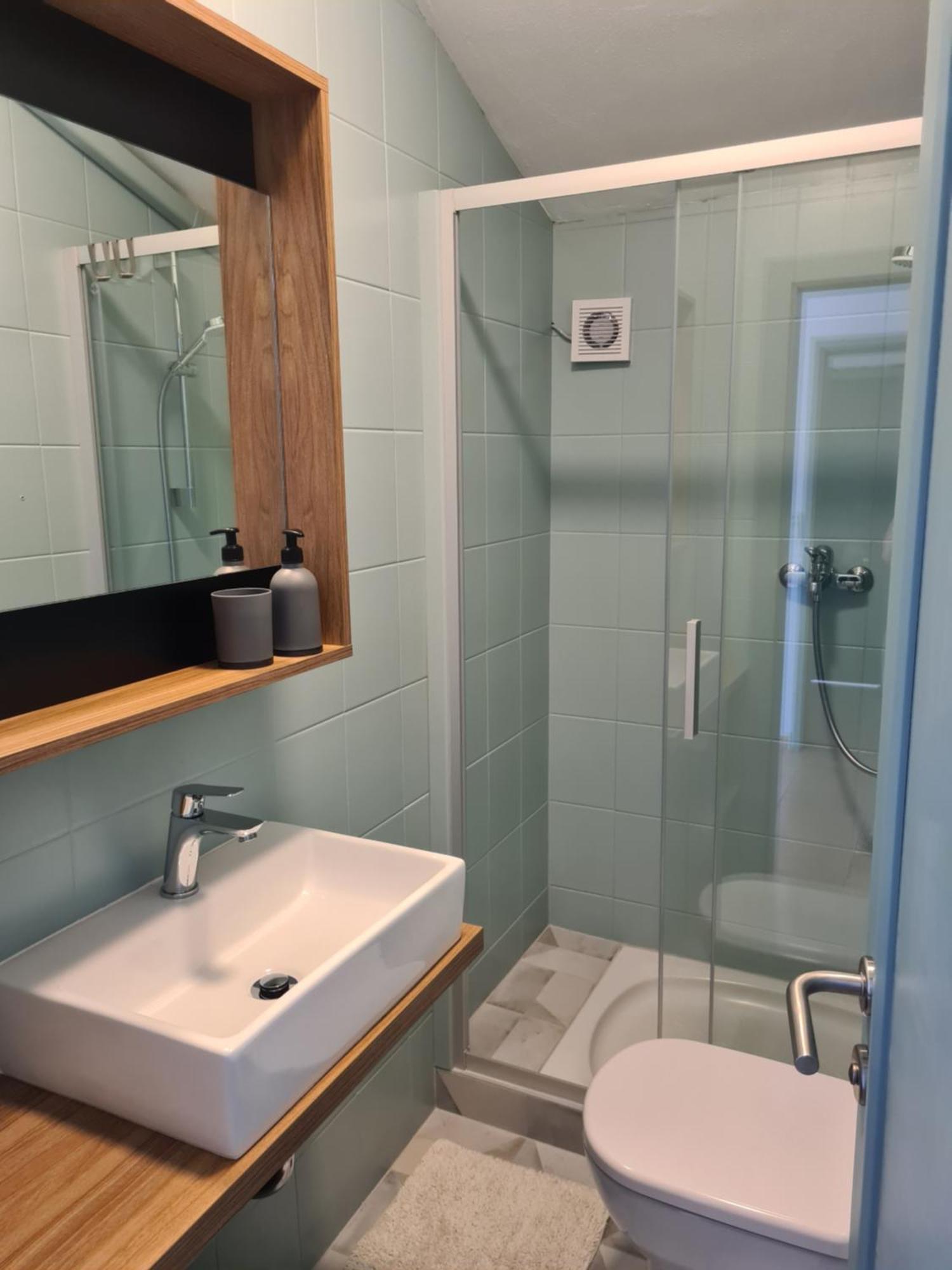 Apartment & Rooms Roza Peroj Bilik gambar