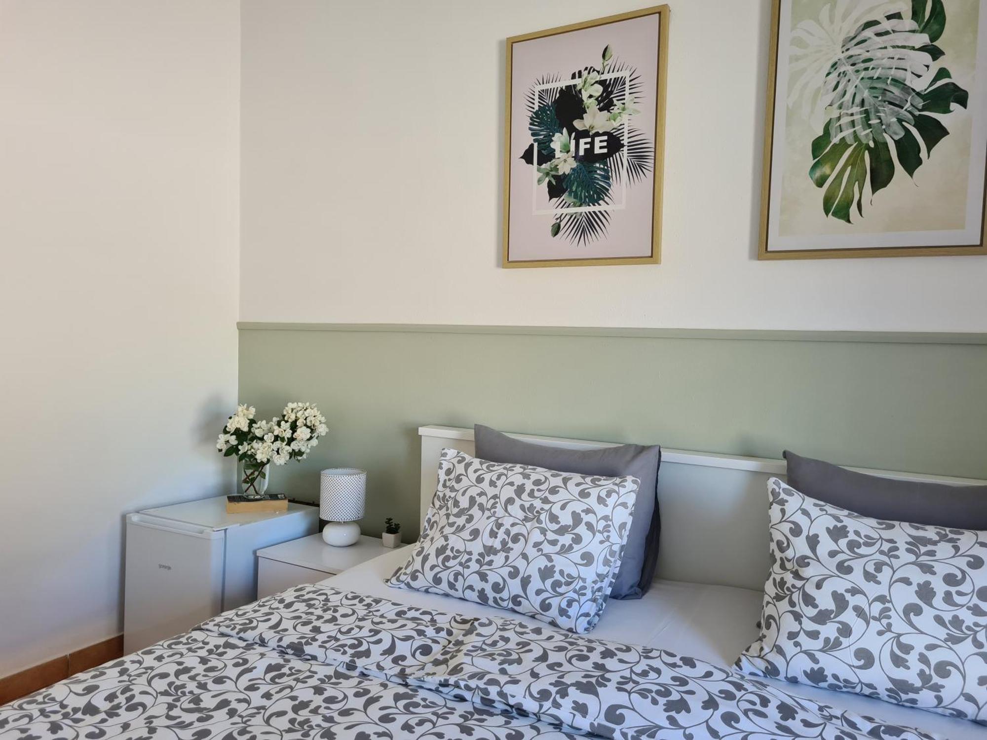 Apartment & Rooms Roza Peroj Bilik gambar